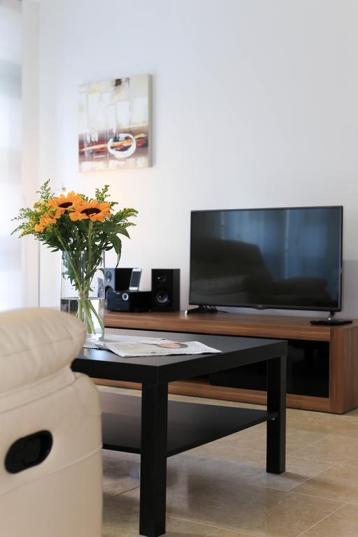 Rafael Kaiser - Paros Apartment - Contactless 24H Check-In Βιέννη Δωμάτιο φωτογραφία